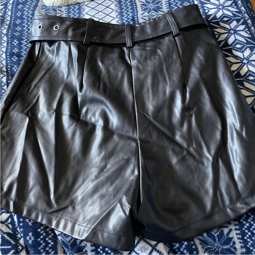 PRETTY LITTLE THING FAUX LEATHER SHORTS SZ 2